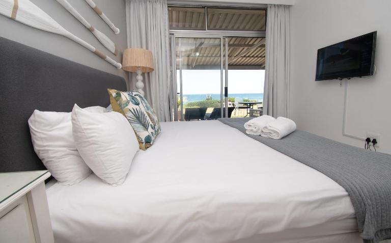 2 Bronze Bay Umhlanga Rocks Beachfront Apartment - Chambres d'hôtes Durban