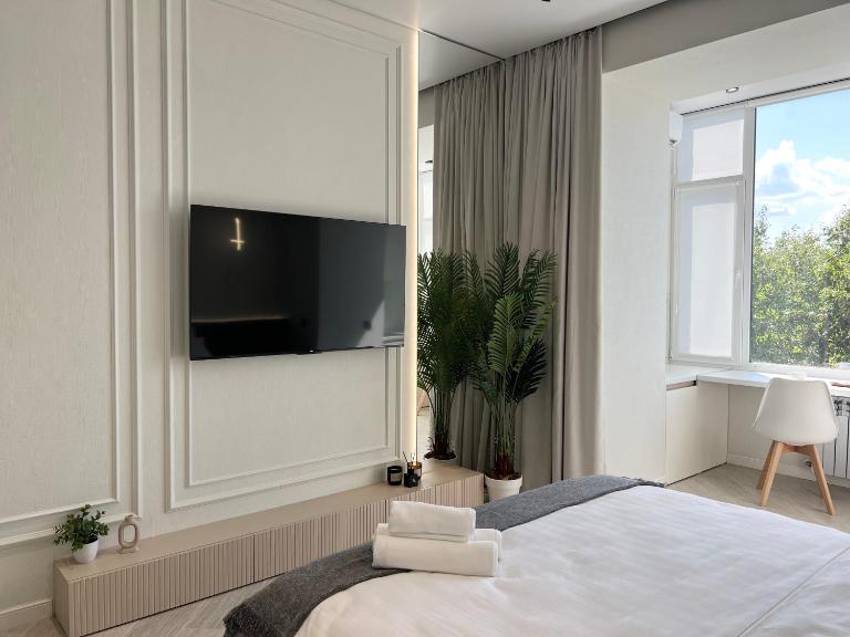 Апартаменты LUX (Smart 8) - Bed and Breakfast Pavlodar