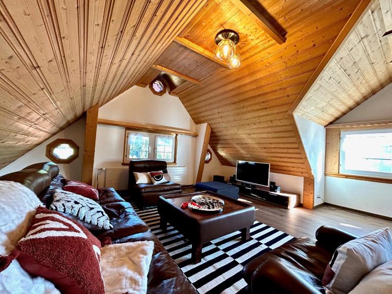 Wunderschöne Maisonette-Ferienwohnung in stattlichem Toggenburgerhaus - B&B Sankt Peterzell