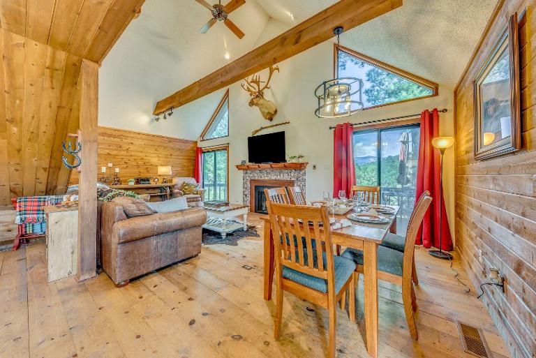 Ruidoso Cabin w/ Deck + Views: 4 Mi to Winter Park - B&B Ruidoso