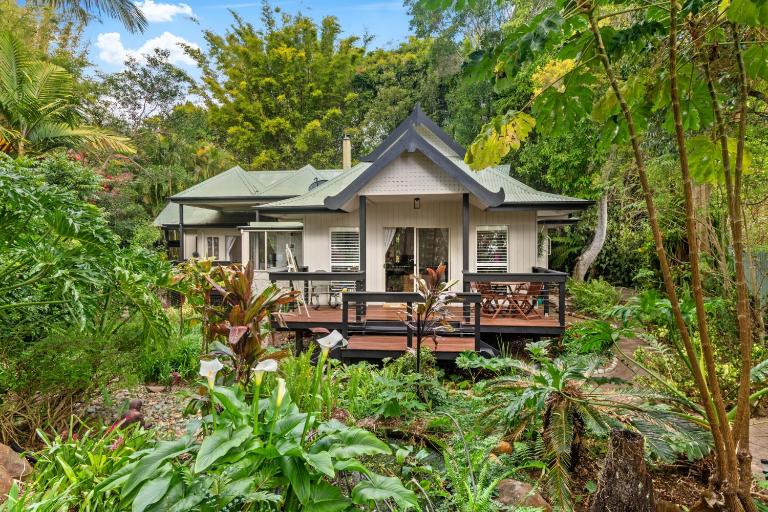 Elevata Villa Montville - Magnesium Spa & Fireplace set in a Lush Tropical Garden - B&B Mandeville