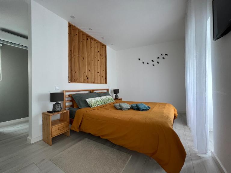 Urban 44 Guest House - Bed and Breakfast Ponta Delgada