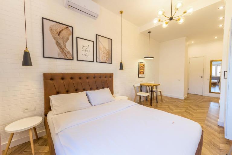 Self Check-in Apartments - Ferienwohnung Kyjiw