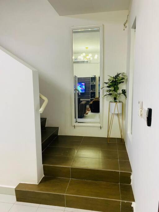 Afrinas Islamic Homestay Banting - Ferienwohnung Banting