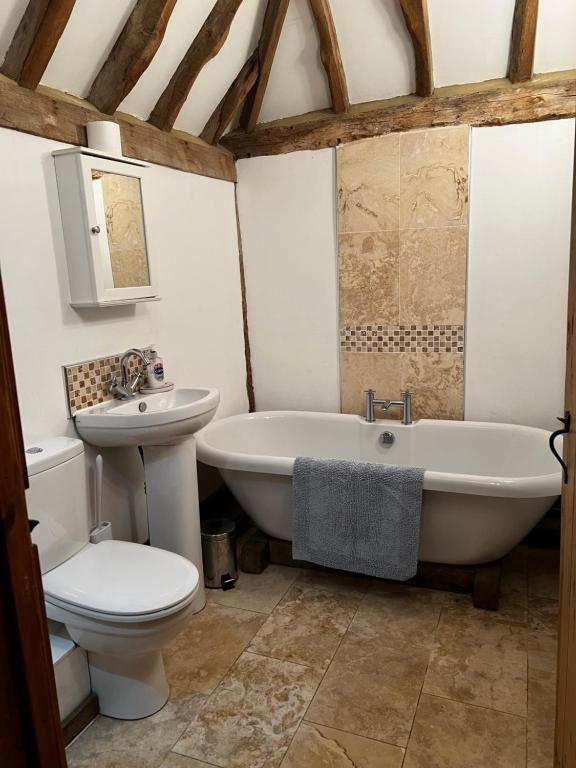 Charming picturesque cottage - nr Tenterden & Rye, pets welcomed - B&B Rolvenden