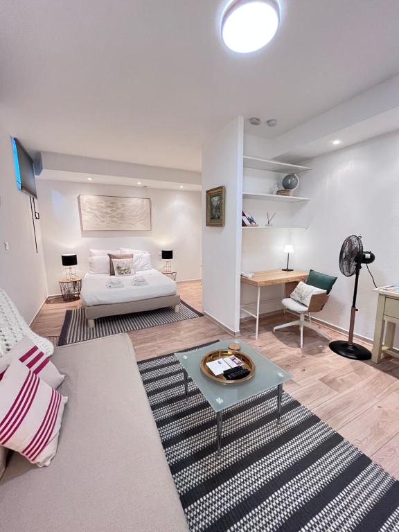 Salut Le Petit Gite - Chambres d'hôtes Carcassonne