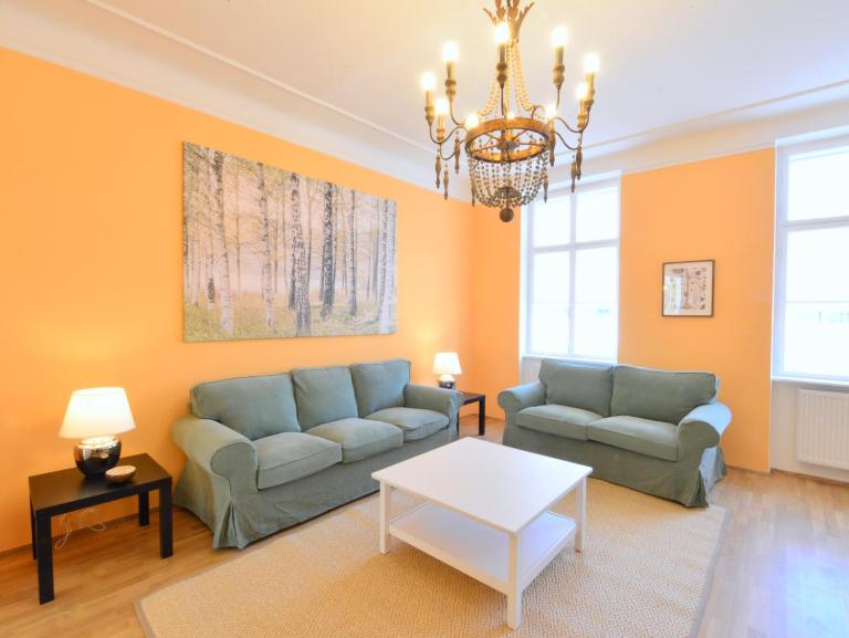 Spacious and Comfy With 3 Bedrooms - B&B Viena