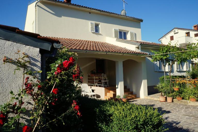 Studio and Apartment Nadia with garden - Ferienwohnung Poreč