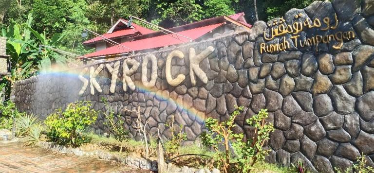 SKYROCK VILLA - B&B Sungai Lembing