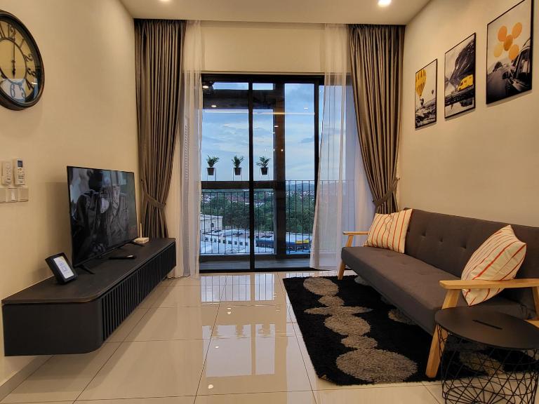 Sky Trees at AEON Bukit Indah with Netflix and Wifi - B&B Johor Bahru
