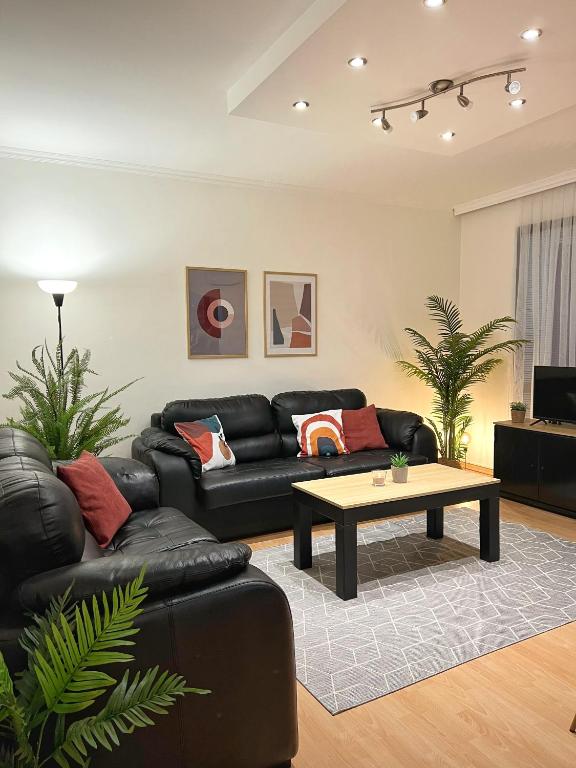 Charming 2 bedroom apartment - B&B Skopje
