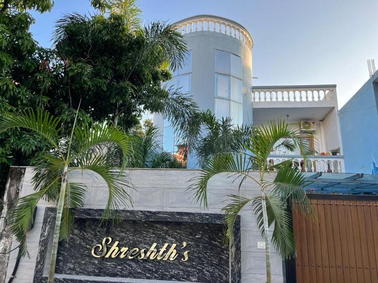 Shreshth Home Stay - Best Family Accommodation - 3km from Har Ki Pauri, Haridwar, Uttarakhand - Chambres d'hôtes Haridwar
