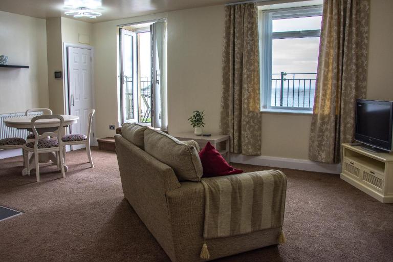 Morecambe Central balcony with sea view - Chambres d'hôtes Morecambe
