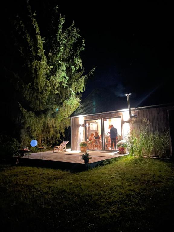 Domki Skandynawskie nad Pilicą, Duży Domek - B&B Krzemień