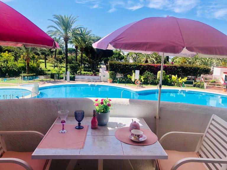 Estudio con terraza en Marbella - Chambres d'hôtes Marbella