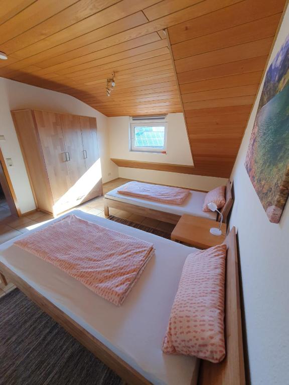 Ferienwohnung - B&B Rheinstetten