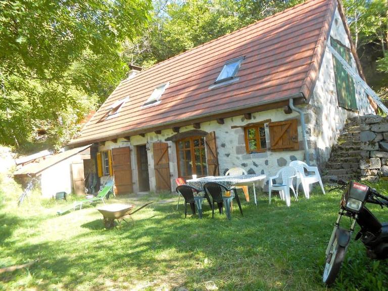 Havre de paix rénové avec amour, espace yoga . - B&B Jou-sous-Monjou