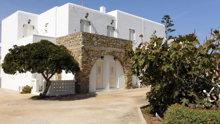 Peter Studios - B&B Ornos