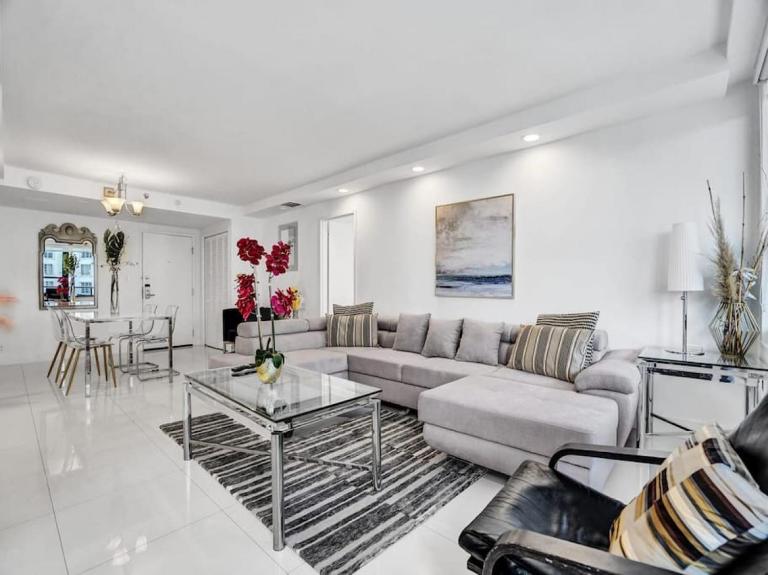 Amazing Ocean View Condo Beach Service 1111 - Ferienwohnung Miami Beach