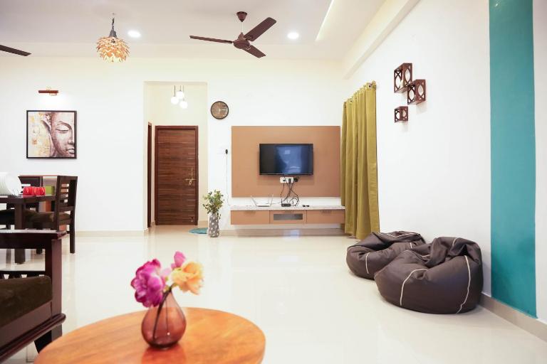 Lovely 2 BHK house Near US Embassy at Gachibowli - Ferienwohnung Hyderabad