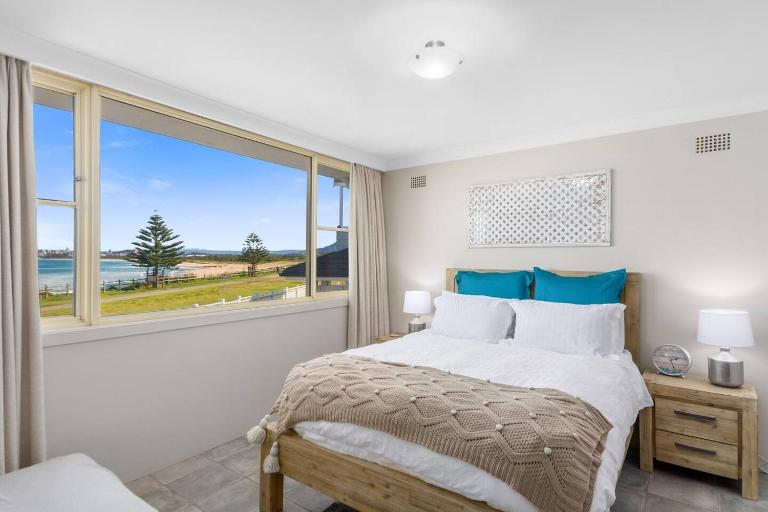 Seaside Escape - Stunning Vistas over Towradgi Beach - B&B Wollongong
