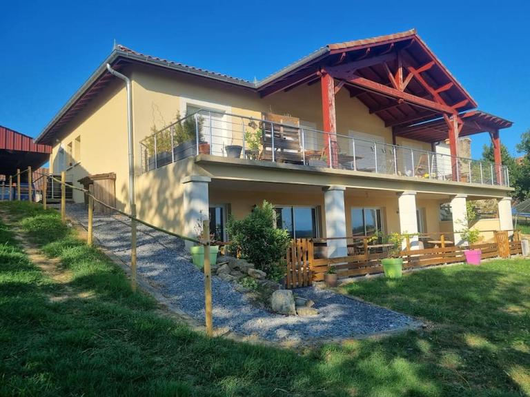 Gîte de Lamothe - Ferienwohnung Pimbo