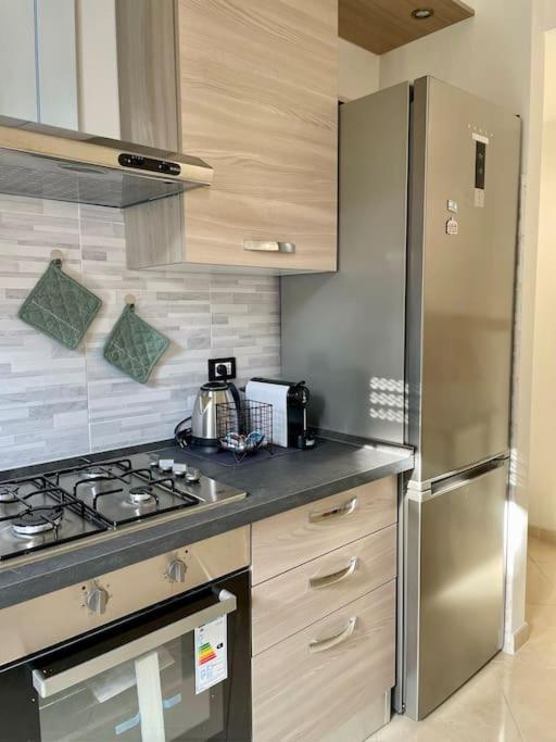 Veridia House 15 min metro dal Duomo - B&B Milano