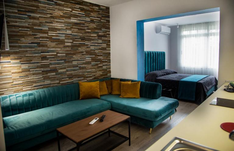 Lucas Central Premium Studios - Ferienwohnung Tirana