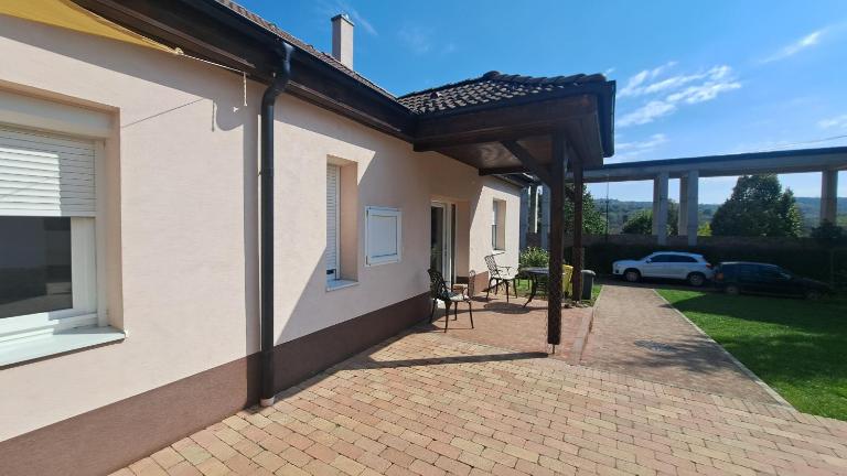 Hortenzia Apartman - Ferienwohnung Tab