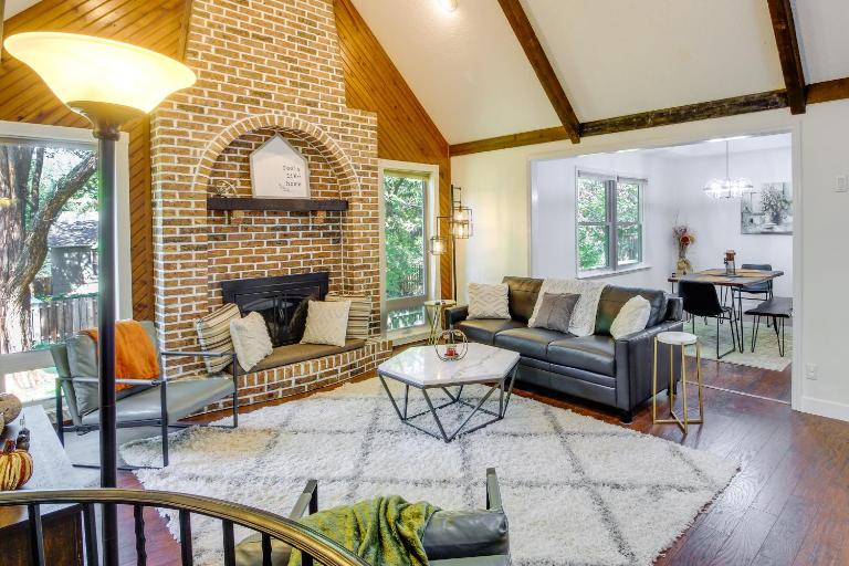 Overland Park Home w/ Fenced-In Yard & Gas Grill! - B&B Overland Park