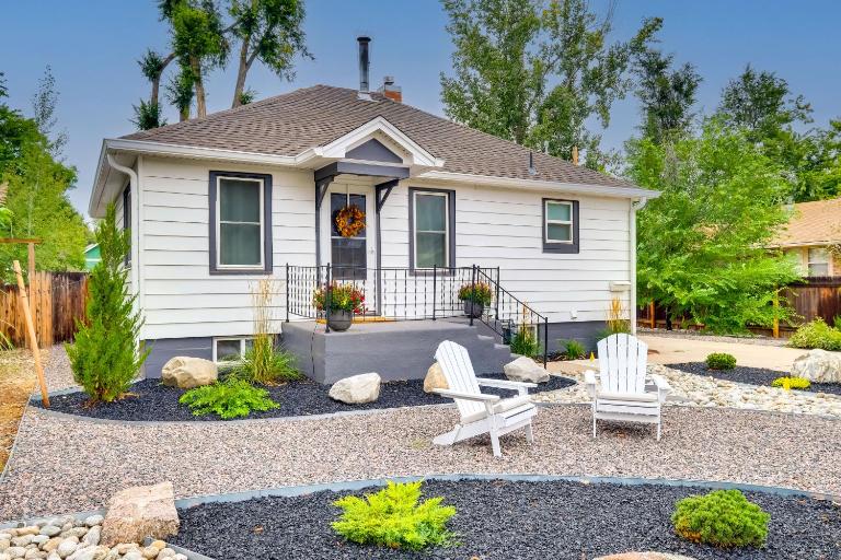 Loveland Retreat w/ Bicycles, Deck & Fire Pit! - B&B Loveland