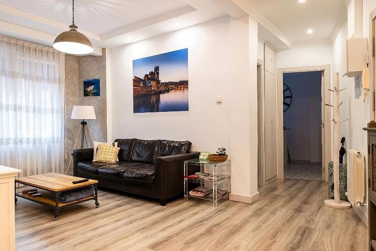 Amplio, luminoso y moderno cerca del Casco Viejo - Ferienwohnung Bilbao