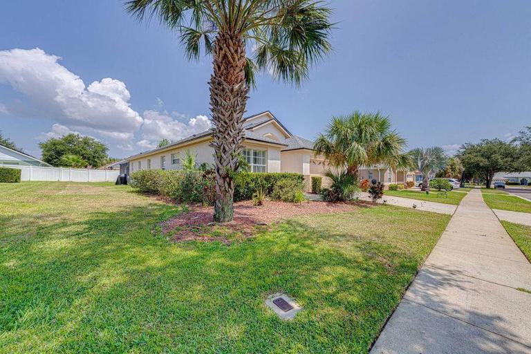 545 -Beautiful 4 Bed Home with Sparkling Pool and Games Room - B&B Orlando