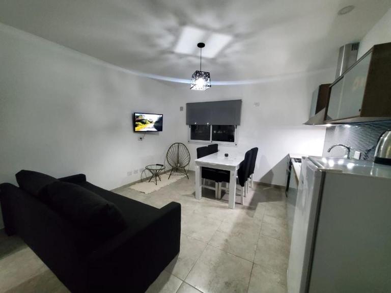 Travel Suites Ezeiza- 5 pax- Centro Eze- Shoppings a 8 min - B&B Ezeiza
