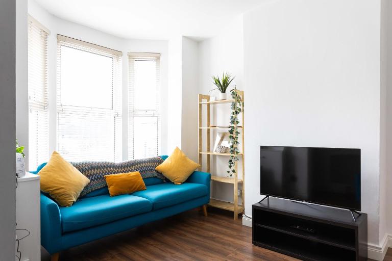 Belfast City - 3 Bed Cosy Terrace Home - Hip and Trendy Ormeau Road - Bed and Breakfast Belfast