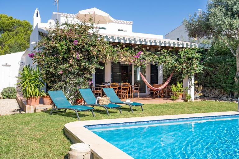 Chalet en Biniancolla con piscina y jardin - B&B Sant Lluís