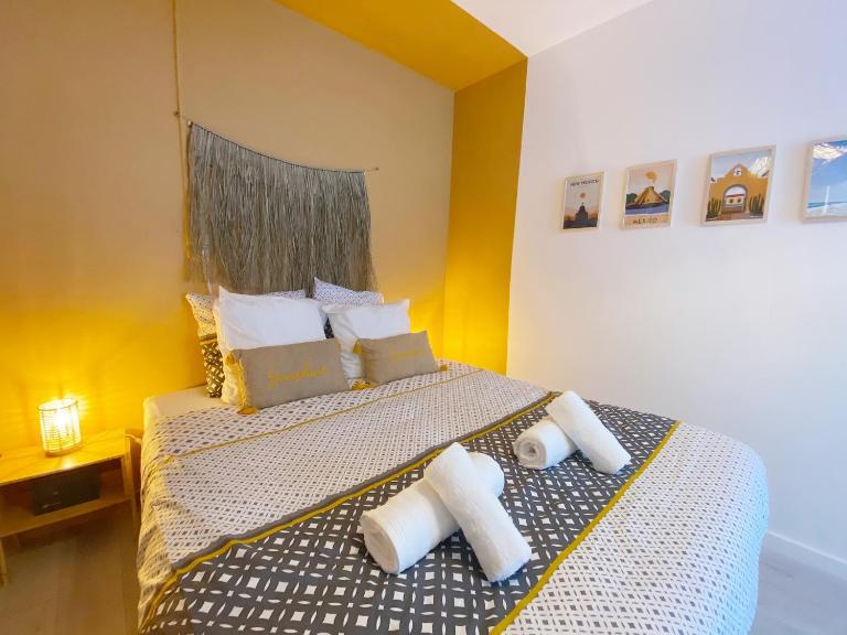 Le Mexico - hyper centre & parking - B&B Montaigu