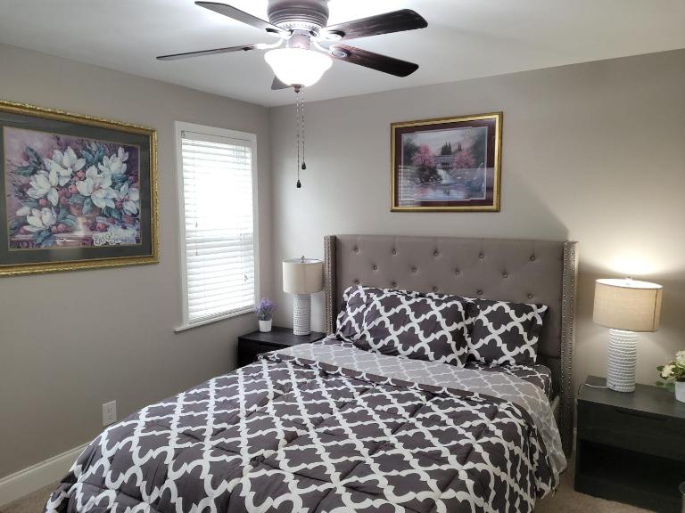 Apartment with Brand new furniture and large parking - Chambres d'hôtes West Seneca