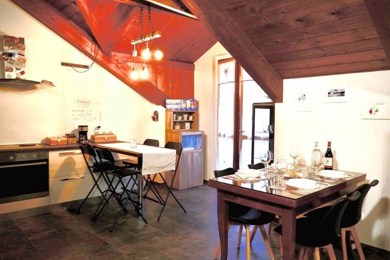 Attico nel cuore delle Langhe - Free Parking Wi-Fi e AC - B&B Alba