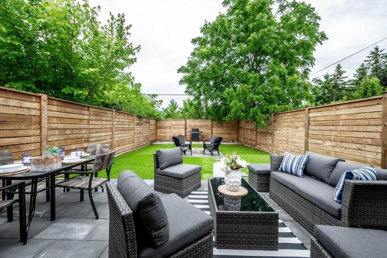 Luxury Stylish Home, Walk to Falls, Fire Pit&More - B&B Niagara Falls