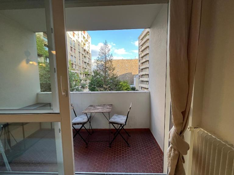 Studio with Balcony 800m to Trocadéro and Tour Eiffel - Ferienwohnung Paris