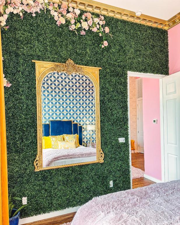 Dolly's Art Deco - Luxe Stay Near Broadway - Bed and Breakfast Nashville