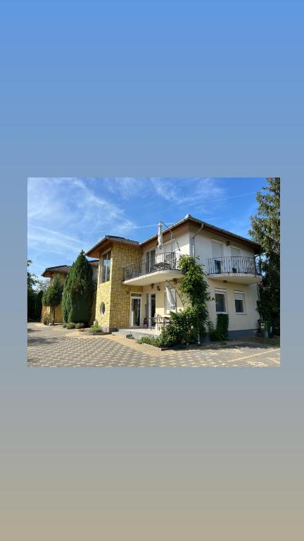 Ivett apartmanház - B&B Balatonlelle