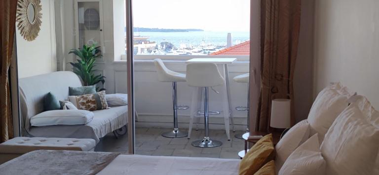 La Goelette - Palais des Festivals - B&B Cannes