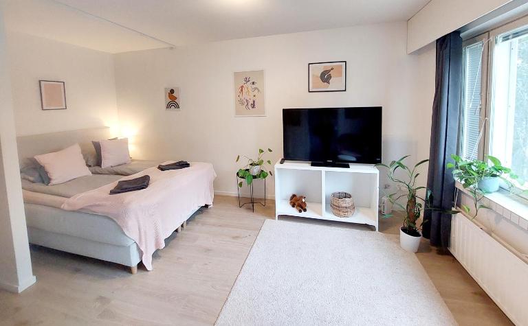 Quiet studio - easy check-in, free parking & wifi - Bed and Breakfast Rovaniemi
