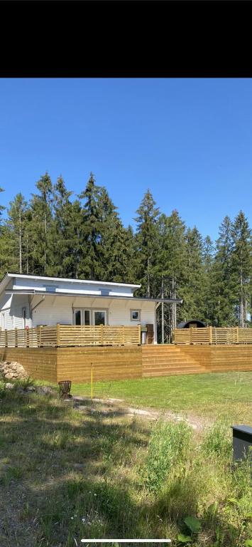 Stuga på ö / närhet till vatten - B&B Mariestad