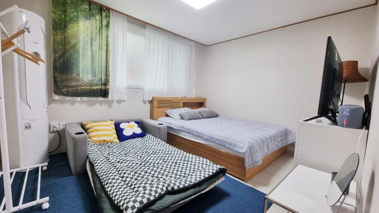 Hongdae&Sinchon 10min cozy house with 2 bedrooms - B&B Seul