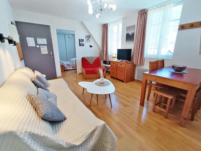 Le Venasque, T2, centre Luchon, wifi, casier à ski, ascenseur, 4 personnes - B&B Bagnères-de-Luchon