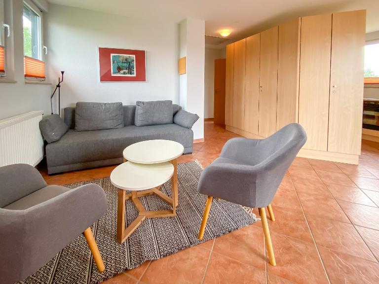 Wiesengeflüster Dachgeschosswohnung mit Balkon und Müritznähe 200 m - B&B Röbel