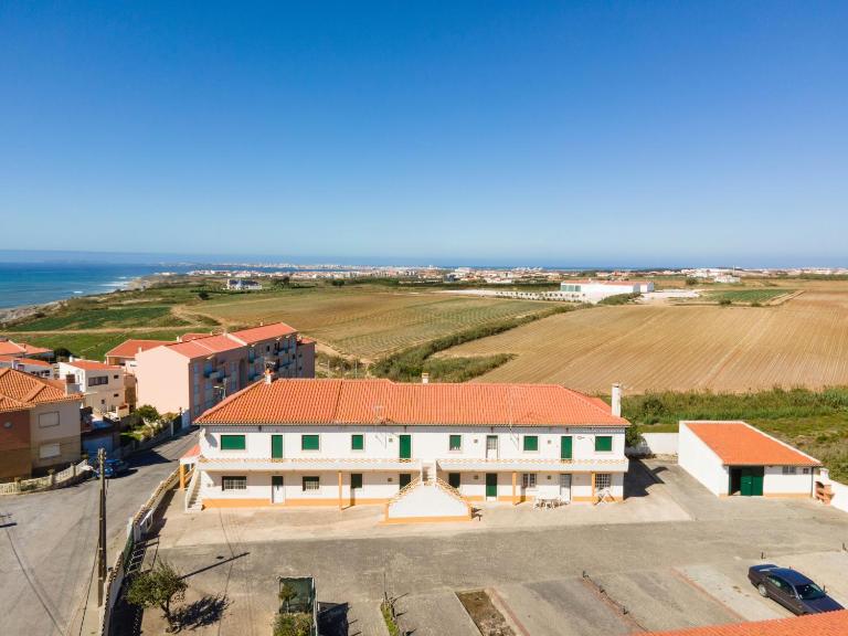 Tilli'n'Joe's Beach House - B&B Atouguia da Baleia